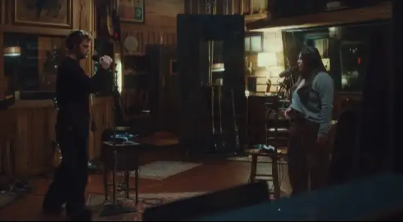 Veja o novo clipe, "Eternity", com a letra e a tradução!