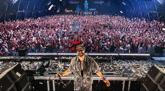 Ouça a nova música, "To The Moon", com letra e tradução!