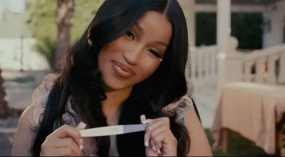 Assista ao clipe da nova música, "Safe (feat. Kehlani)", com a letra e a tradução!