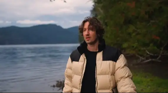 Dean Lewis