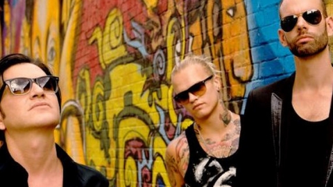 Ouça a nova música do Placebo, "Loud Like Love"