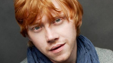 Astro de Harry Potter estreia como cantor
