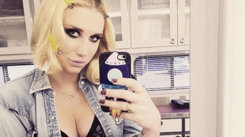 Kesha voltará ao palco em show que celebrará o aniversário de Bob Dylan