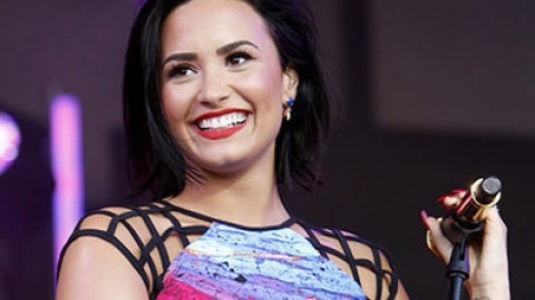Ouça a versão do clássico "I Will Survive", na voz de Demi Lovato