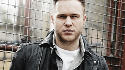 Veja as performances ao vivo de "Years & Years" e "You Don't Know Love", de Olly Murs