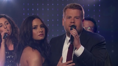Demi Lovato canta sucessos de Katy Perry e Adele em talk show