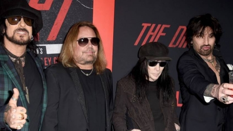 Mötley Crüe retorna ao top 10 da Billboard com a trilha sonora de "The Dirt"