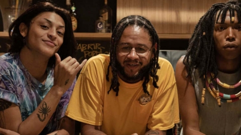 Emicida lança "AmarElo" com participação de Pabllo Vittar e Majur. Veja o clipe!