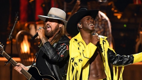 Lil Nas X no topo pela 15ª semana e próximo de recorde: Veja o Top 10 singles dos  EUA da semana!