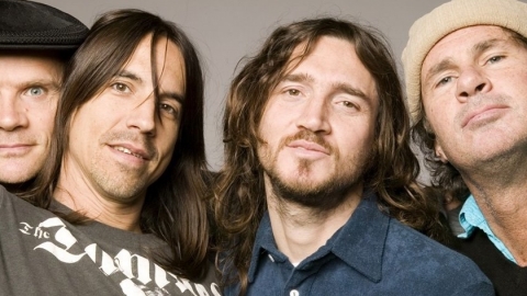 Red Hot Chili Peppers anuncia o retorno do guitarrista John Frusciante