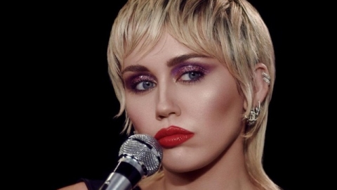 Miley Cyrus lança a nova música, "Midnight Sky". Escute com a letra!