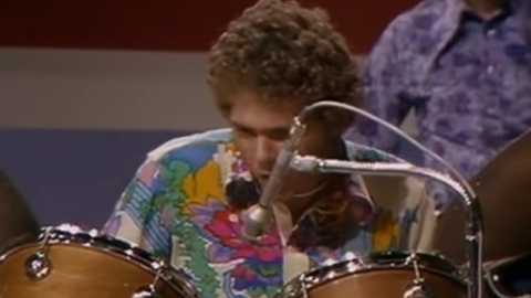 Após 40 anos preso, Jim Gordon, baterista do Derek and the Dominos, morre aos 77 anos