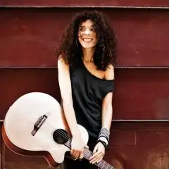 Flavia Coelho