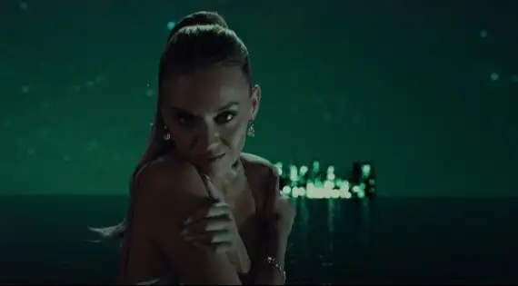 Assista ao novo clipe, "Emerald City