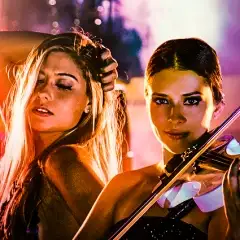 Letícia e Vanessa